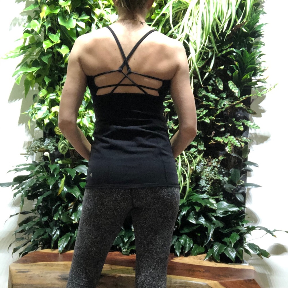 lululemon black tank top with built-in bra